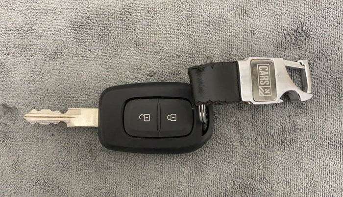 2017 Renault Duster RXL PETROL, Petrol, Manual, 59,407 km, Key Close Up