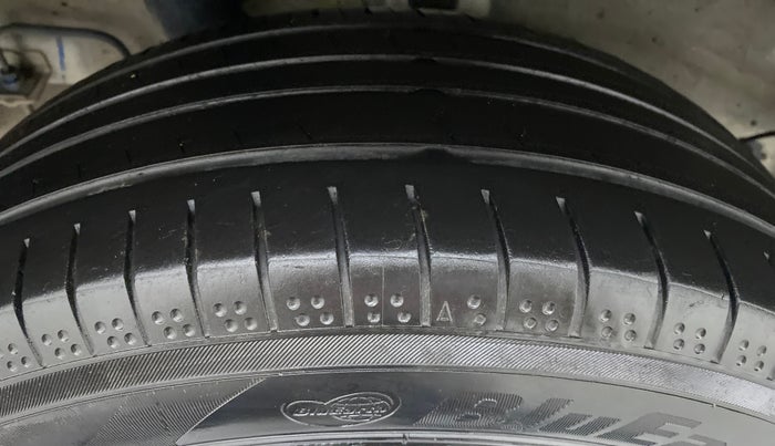 2019 Hyundai VENUE 1.4 CRDI S MT, Diesel, Manual, 61,449 km, Right Rear Tyre Tread