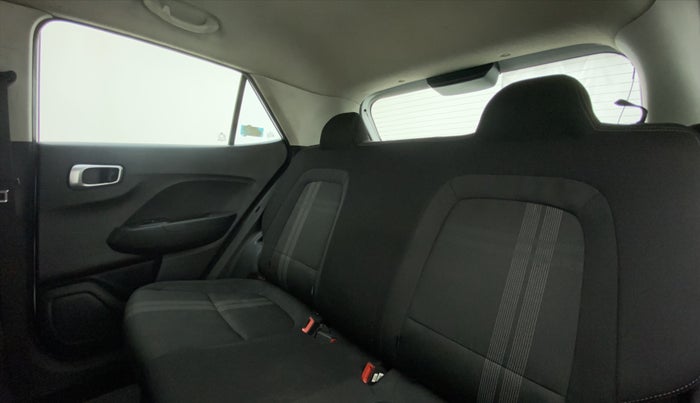 2019 Hyundai VENUE 1.4 CRDI S MT, Diesel, Manual, 61,449 km, Right Side Rear Door Cabin