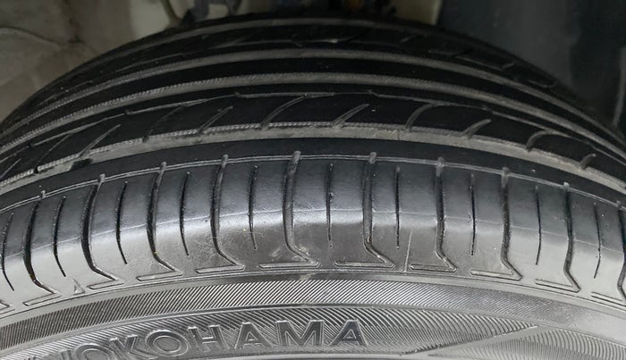 2019 Hyundai VENUE 1.4 CRDI S MT, Diesel, Manual, 61,449 km, Right Front Tyre Tread