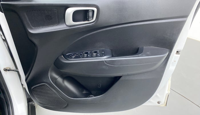 2019 Hyundai VENUE 1.4 CRDI S MT, Diesel, Manual, 61,449 km, Driver Side Door Panels Control