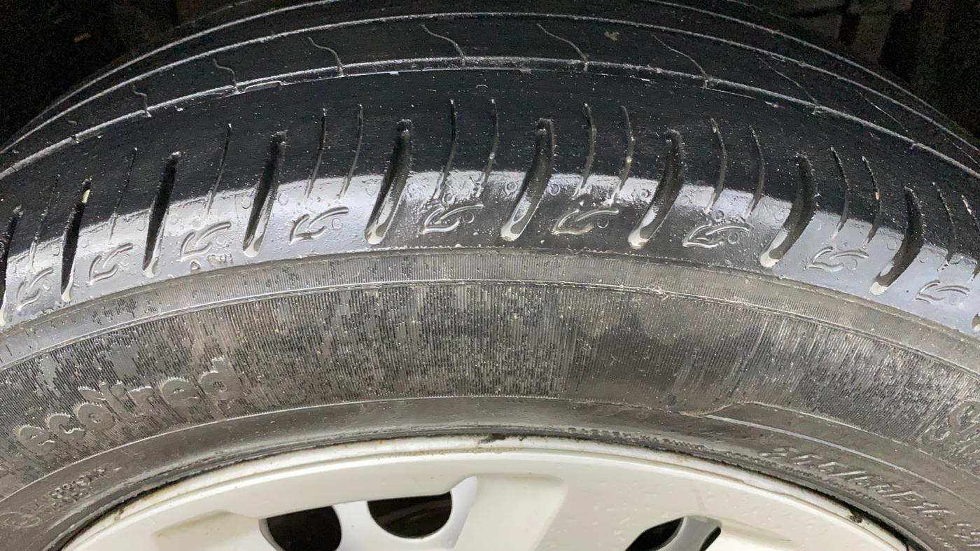 2022 Maruti Vitara Brezza LXI, Petrol, Manual, 56,119 km, Right Front Tyre Tread