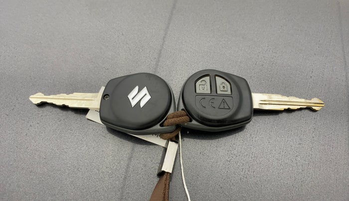 2022 Maruti Vitara Brezza LXI, Petrol, Manual, 56,119 km, Key Close Up