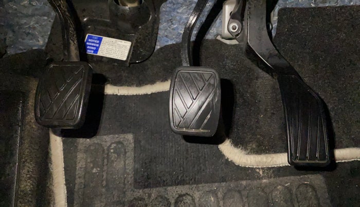 2022 Maruti Vitara Brezza LXI, Petrol, Manual, 56,119 km, Pedals