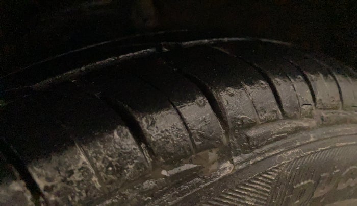 2015 Maruti Alto 800 VXI, Petrol, Manual, 79,783 km, Left Front Tyre Tread
