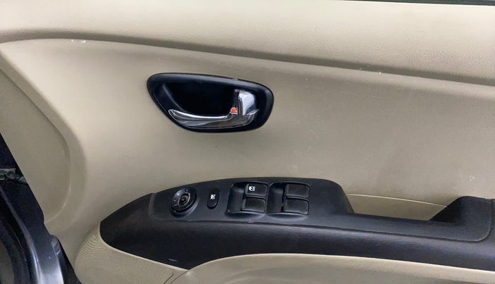 2013 Hyundai i10 SPORTZ 1.2 AT, Petrol, Automatic, 60,984 km, Driver Side Door Panels Control