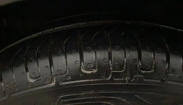 2013 Hyundai i10 SPORTZ 1.2 AT, Petrol, Automatic, 60,984 km, Left Front Tyre Tread