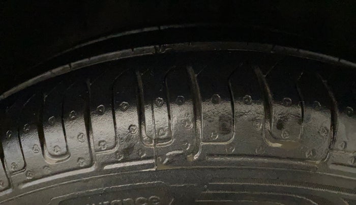 2013 Hyundai i10 SPORTZ 1.2 AT, Petrol, Automatic, 60,984 km, Right Front Tyre Tread