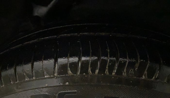 2013 Hyundai i10 SPORTZ 1.2 AT, Petrol, Automatic, 60,984 km, Left Rear Tyre Tread