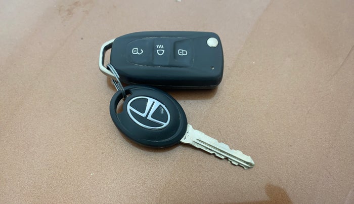 2017 Tata TIGOR XZ PETROL, Petrol, Manual, 52,697 km, Key Close Up