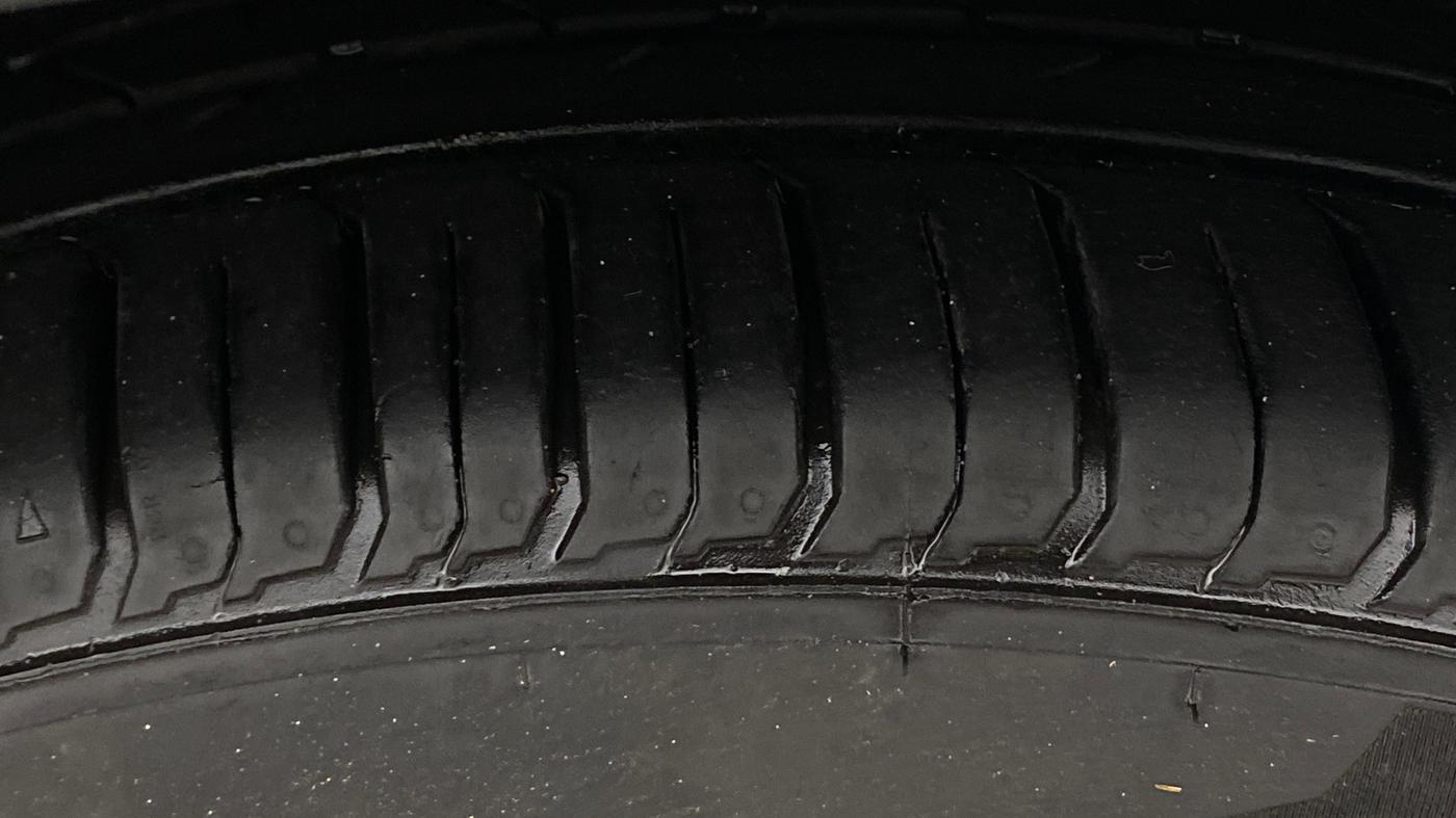 2023 Tata NEXON XZA Plus LUXS Diesel Jet, Diesel, Automatic, 78,710 km, Right Front Tyre Tread