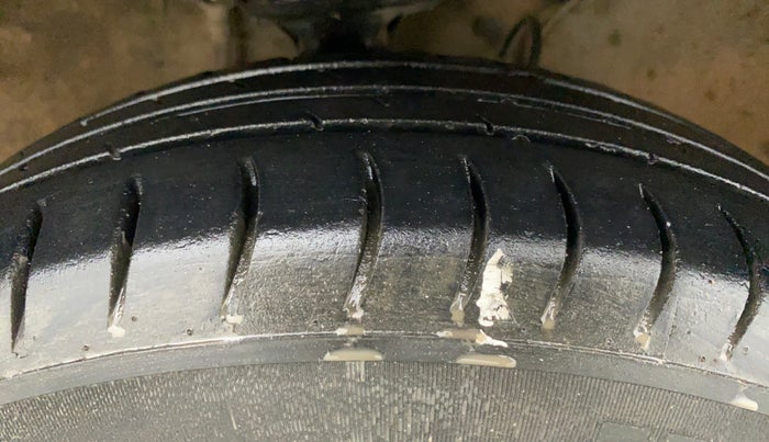 2019 Maruti Alto LXI CNG, CNG, Manual, 56,304 km, Right Front Tyre Tread