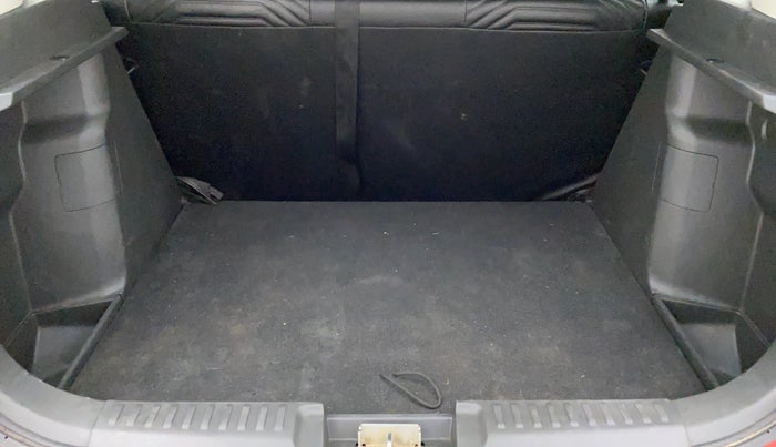 2016 Maruti Vitara Brezza VDI, Diesel, Manual, 69,544 km, Boot Inside