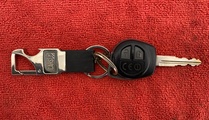 2016 Maruti Vitara Brezza VDI, Diesel, Manual, 69,544 km, Key Close Up