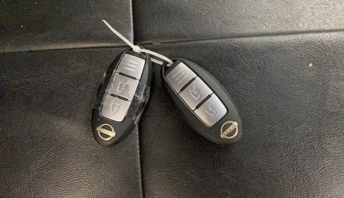 2022 Nissan MAGNITE XV PREMIUM DUAL TONE, Petrol, Manual, 75,684 km, Key Close Up