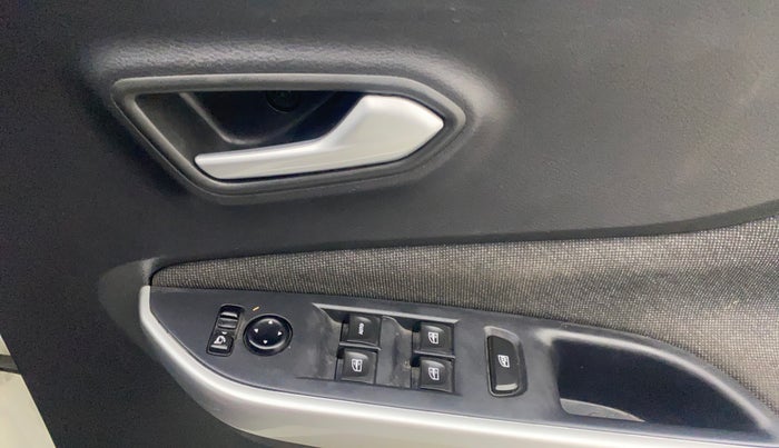 2022 Nissan MAGNITE XV PREMIUM DUAL TONE, Petrol, Manual, 75,684 km, Driver Side Door Panels Control