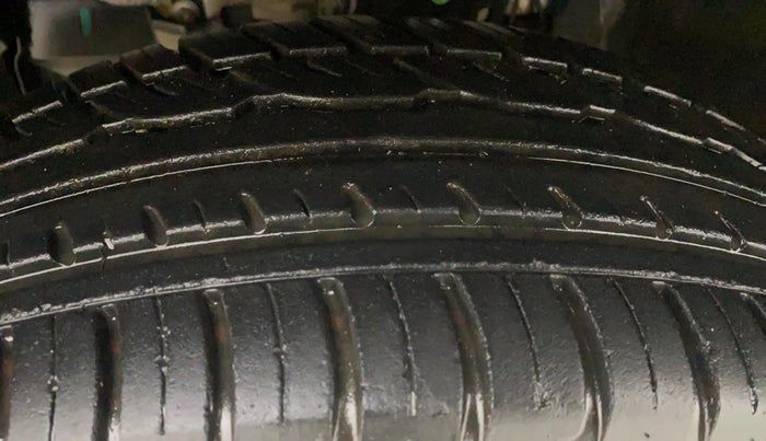 2019 Renault Duster RXS PETROL, Petrol, Manual, 9,212 km, Left Front Tyre Tread