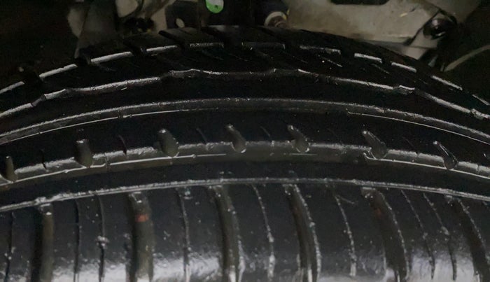 2019 Renault Duster RXS PETROL, Petrol, Manual, 9,212 km, Right Front Tyre Tread