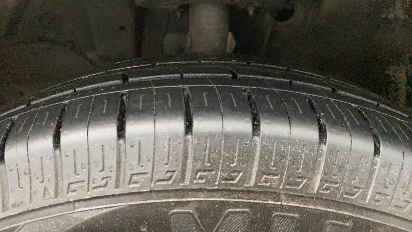 2018 Maruti Baleno DELTA DIESEL 1.3, Diesel, Manual, 90,978 km, Left Front Tyre Tread