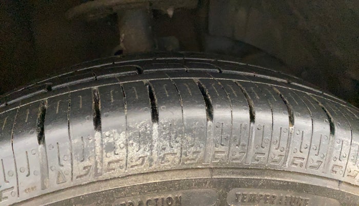 2018 Maruti Baleno DELTA DIESEL 1.3, Diesel, Manual, 90,978 km, Right Front Tyre Tread