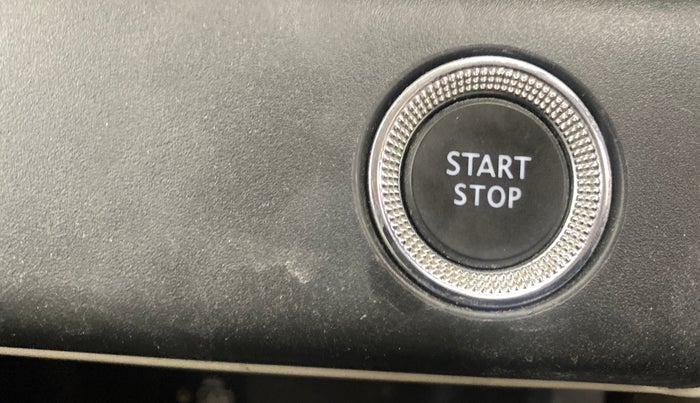 2021 Renault TRIBER RXZ, Petrol, Manual, 33,309 km, Keyless Start/ Stop Button