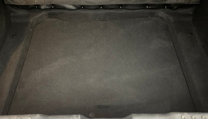 2023 Tata ALTROZ XZ PETROL, Petrol, Manual, 38,898 km, Boot Inside