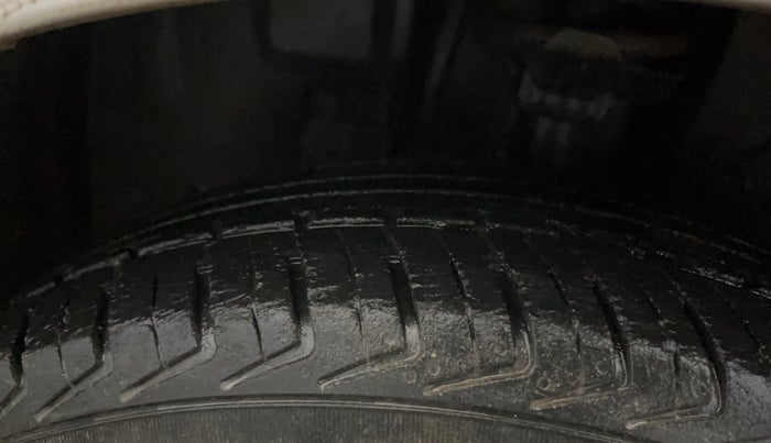 2017 Datsun Redi Go T (O), Petrol, Manual, 57,918 km, Left Front Tyre Tread