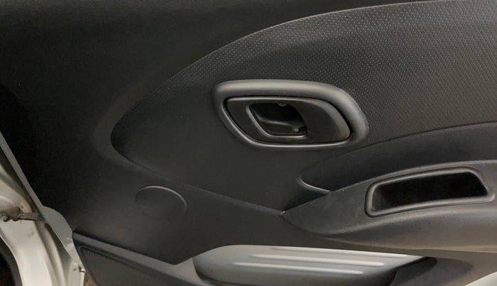 2017 Datsun Redi Go T (O), Petrol, Manual, 57,918 km, Driver Side Door Panels Control