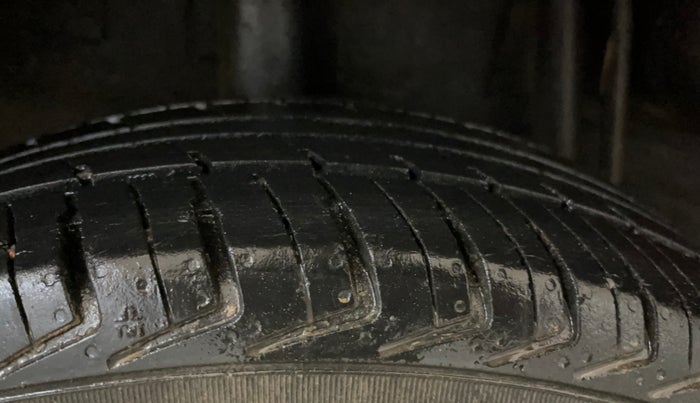 2017 Datsun Redi Go T (O), Petrol, Manual, 57,918 km, Right Rear Tyre Tread