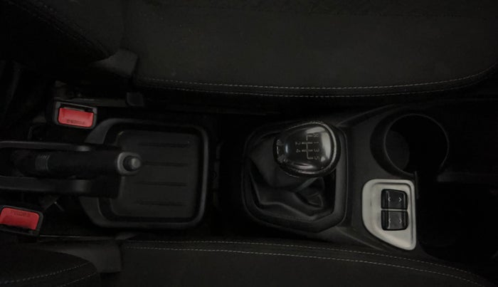 2017 Datsun Redi Go T (O), Petrol, Manual, 57,918 km, Gear Lever