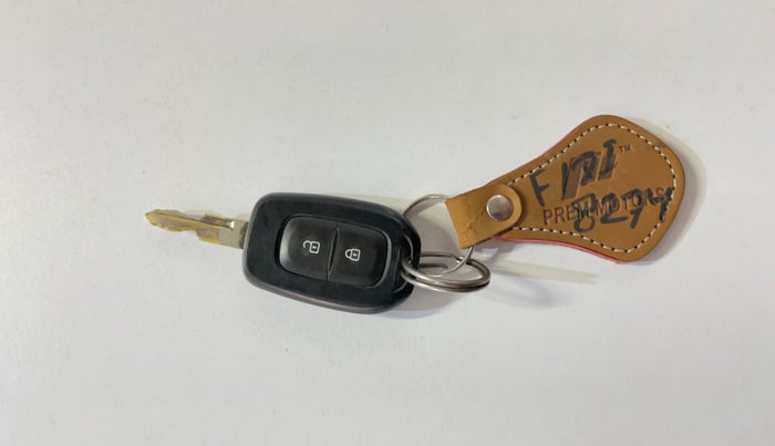 2017 Datsun Redi Go T (O), Petrol, Manual, 57,918 km, Key Close Up