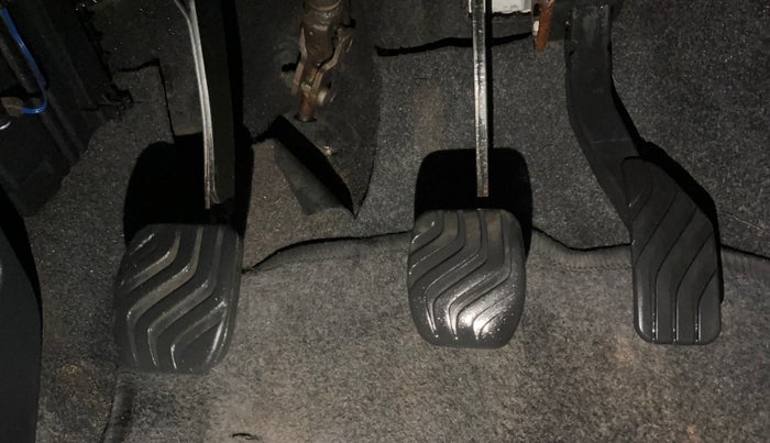 2017 Datsun Redi Go T (O), Petrol, Manual, 57,918 km, Pedals