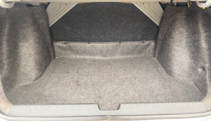 2014 Honda City 1.5L I-DTEC VX, Diesel, Manual, 98,354 km, Boot Inside