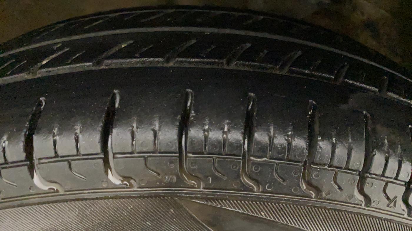 2014 Maruti Alto 800 LXI CNG, CNG, Manual, 62,739 km, Right Rear Tyre Tread