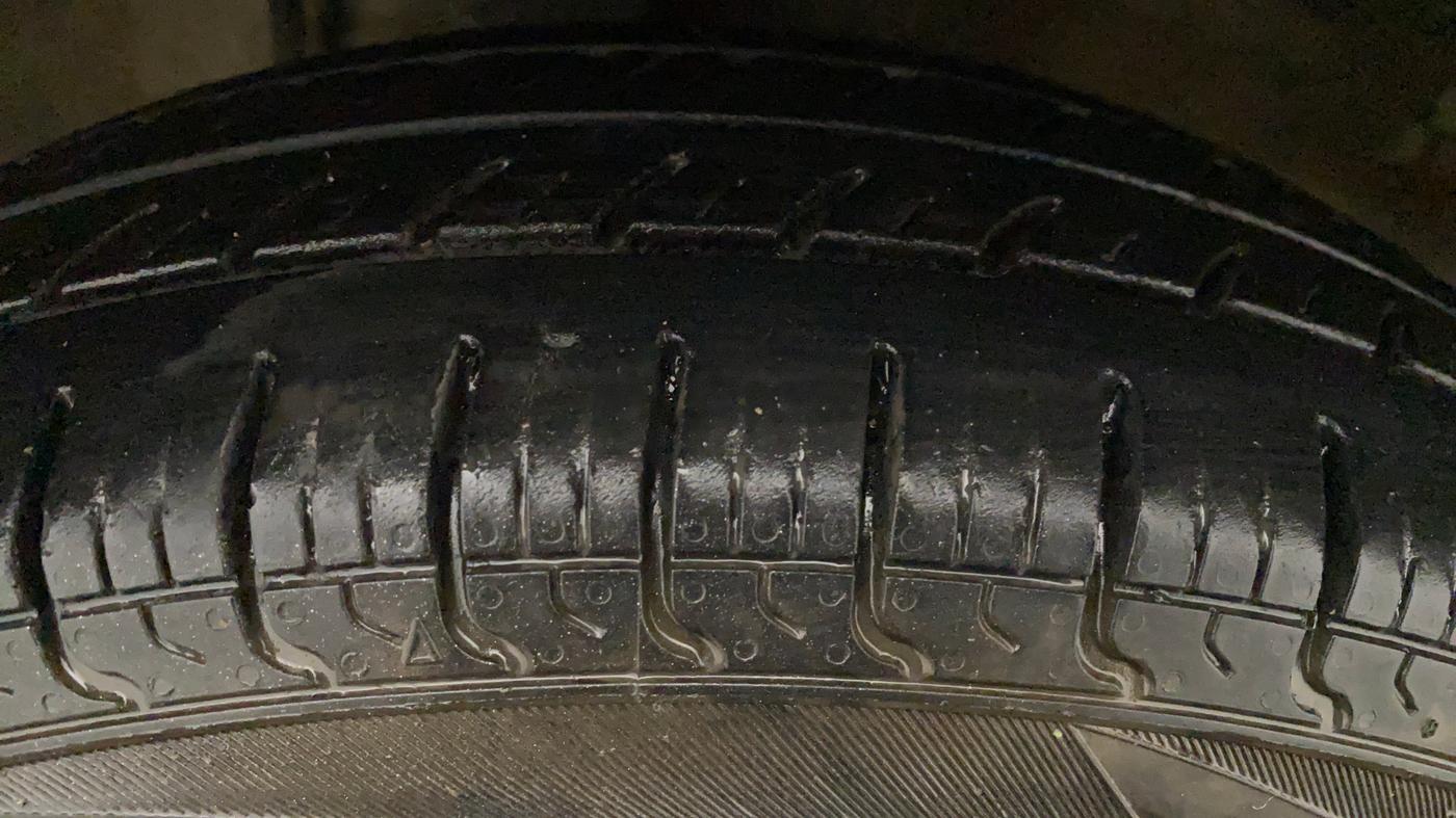 2014 Maruti Alto 800 LXI CNG, CNG, Manual, 62,739 km, Right Front Tyre Tread