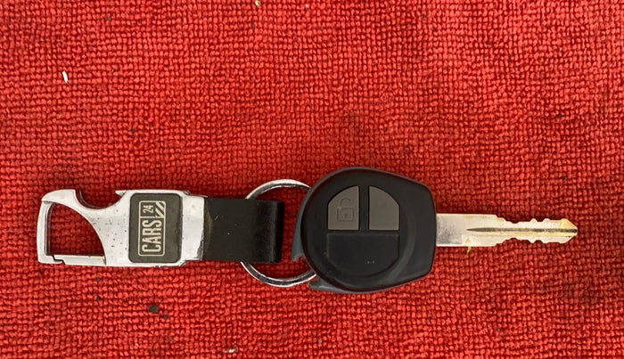2013 Maruti Swift VXI, Petrol, Manual, 47,735 km, Key Close Up