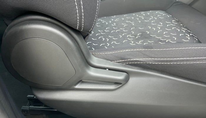 2022 Tata Tiago XT CNG 1.2 RTN, CNG, Manual, 8,140 km, Driver Side Adjustment Panel