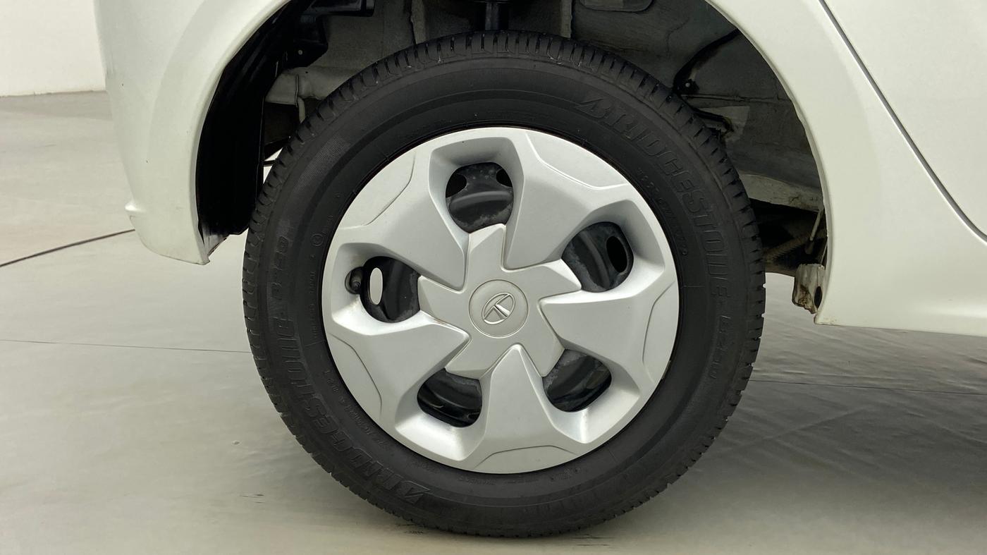 2022 Tata Tiago XT CNG 1.2 RTN, CNG, Manual, 8,140 km, Right Rear Wheel
