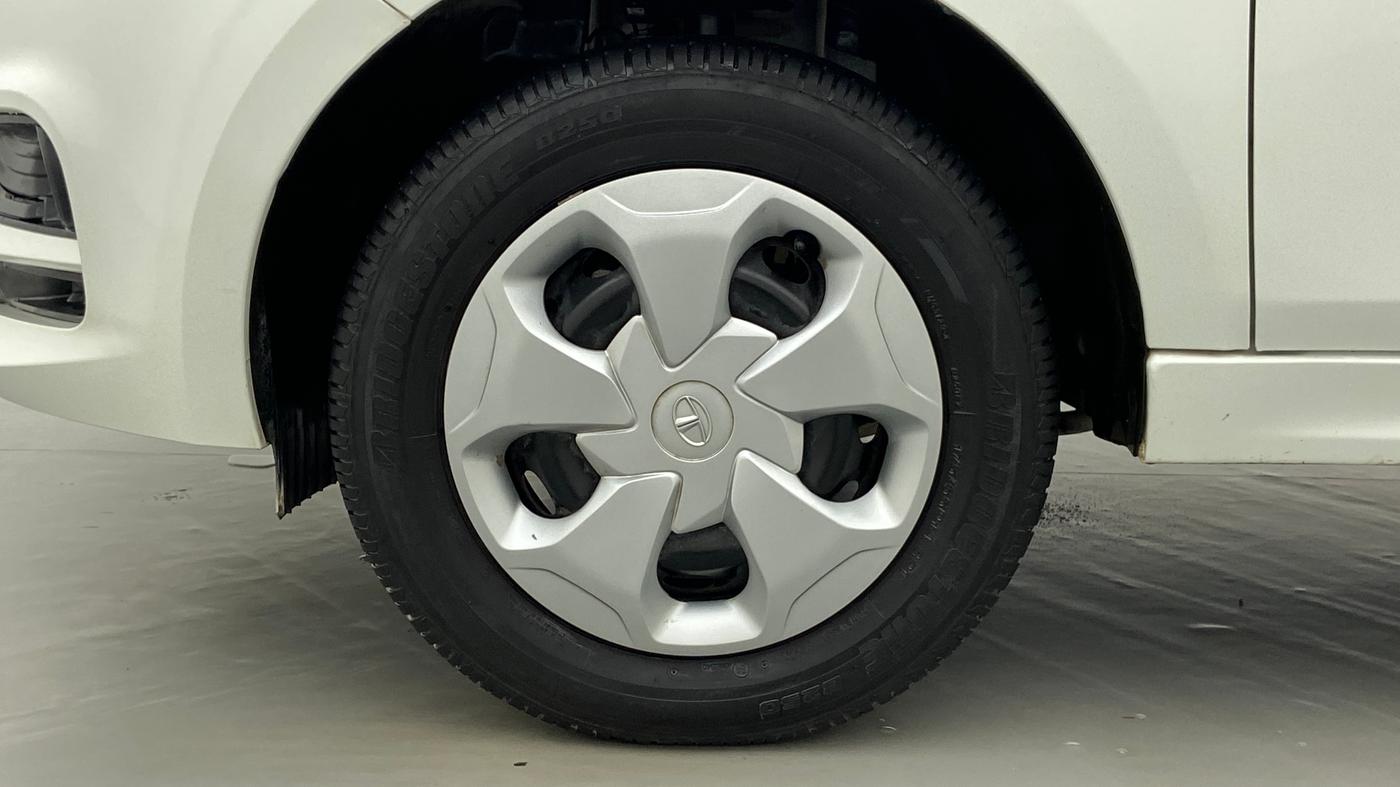 2022 Tata Tiago XT CNG 1.2 RTN, CNG, Manual, 8,140 km, Left Front Wheel