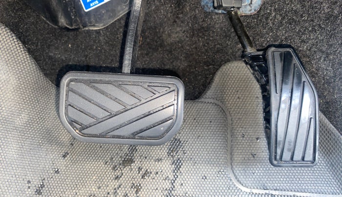 2019 Maruti Swift VXI AMT, Petrol, Automatic, 53,994 km, Pedals