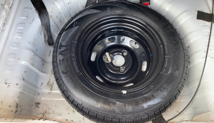 2017 Renault Kwid RXL 0.8 02 Anniversary Edition, Petrol, Manual, 28,047 km, Spare Tyre