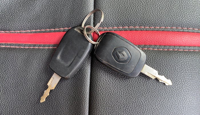 2017 Renault Kwid RXL 0.8 02 Anniversary Edition, Petrol, Manual, 28,047 km, Key Close Up