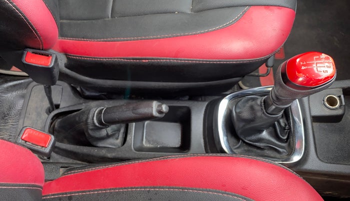 2017 Renault Kwid RXL 0.8 02 Anniversary Edition, Petrol, Manual, 28,047 km, Gear Lever