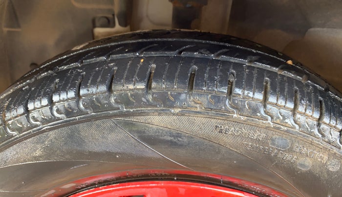 2017 Renault Kwid RXL 0.8 02 Anniversary Edition, Petrol, Manual, 28,047 km, Left Front Tyre Tread