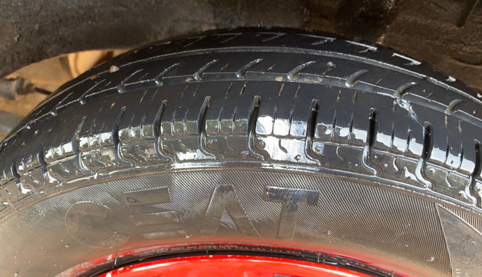 2017 Renault Kwid RXL 0.8 02 Anniversary Edition, Petrol, Manual, 28,047 km, Left Rear Tyre Tread