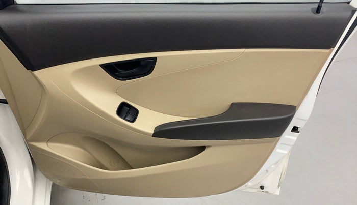 2013 Hyundai Eon ERA +, Petrol, Manual, 21,354 km, Driver Side Door Panels Control