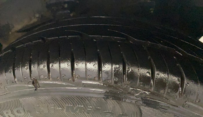 2013 Hyundai Eon ERA +, Petrol, Manual, 21,354 km, Left Rear Tyre Tread