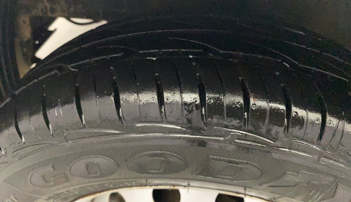 2013 Hyundai Eon ERA +, Petrol, Manual, 21,354 km, Left Front Tyre Tread