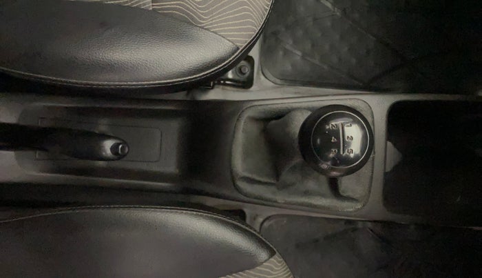 2013 Hyundai Eon ERA +, Petrol, Manual, 21,354 km, Gear Lever