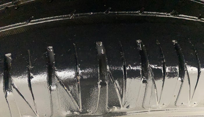 2020 Maruti Vitara Brezza ZXI PLUS, Petrol, Manual, 1,02,607 km, Left Front Tyre Tread